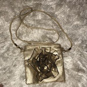 Gold cross body purse🌼